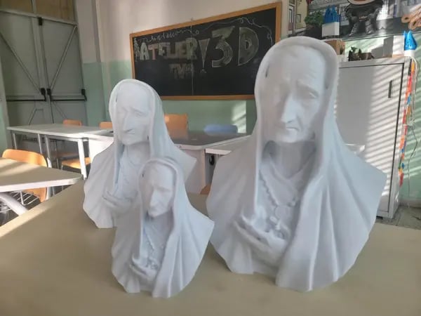 Напечатанная на 3D-принтере модель Мамы Лючии в PLA