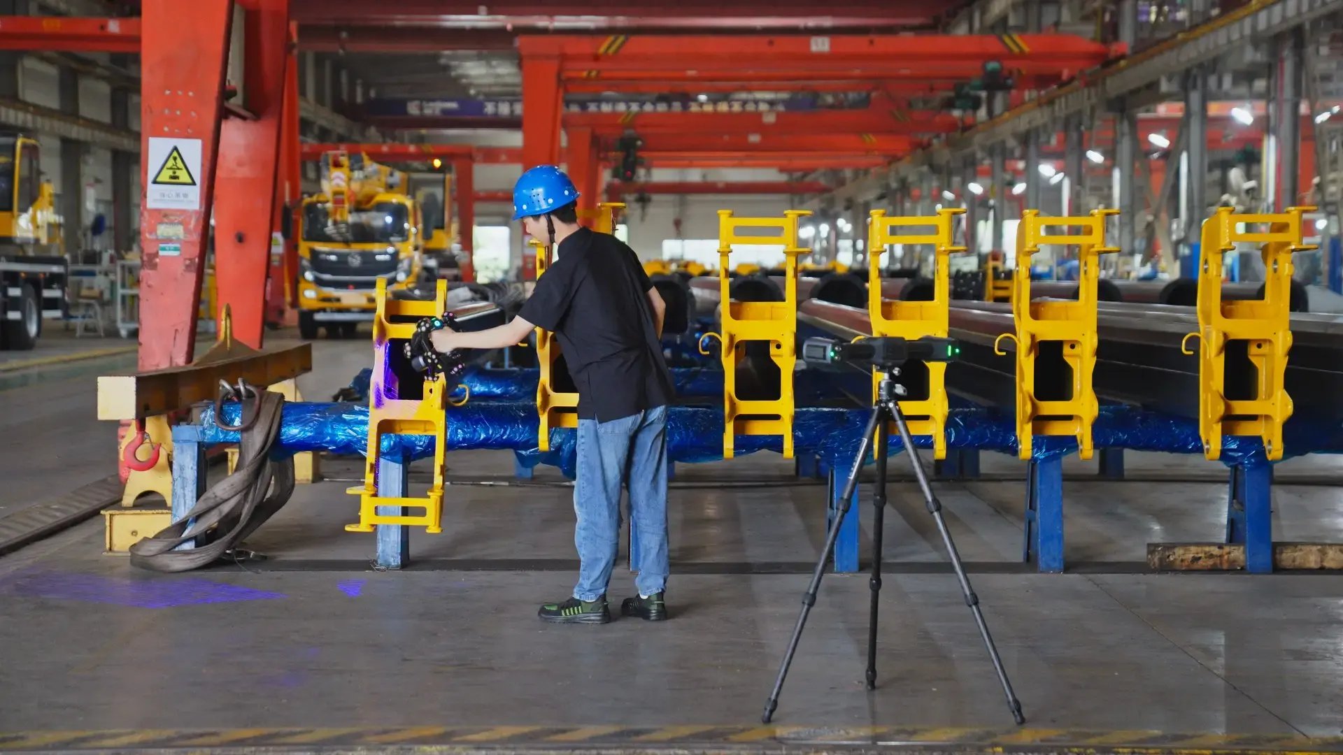 FreeScan Trak Nova enables fully wireless scanning with a maximum tracking volume of up to 2.6 m × 2.2 m, making it ideal for measuring large-scale workpieces with ease.