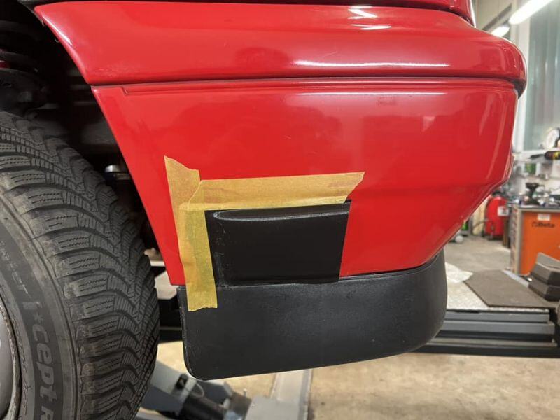 Напечатанный на 3D-принтере компонент, интегрированный в бампер