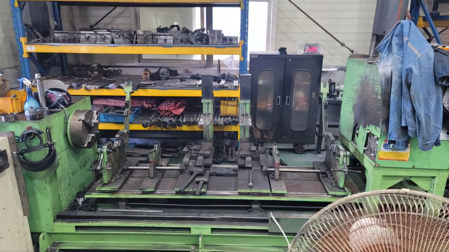 Станок для обработки осей