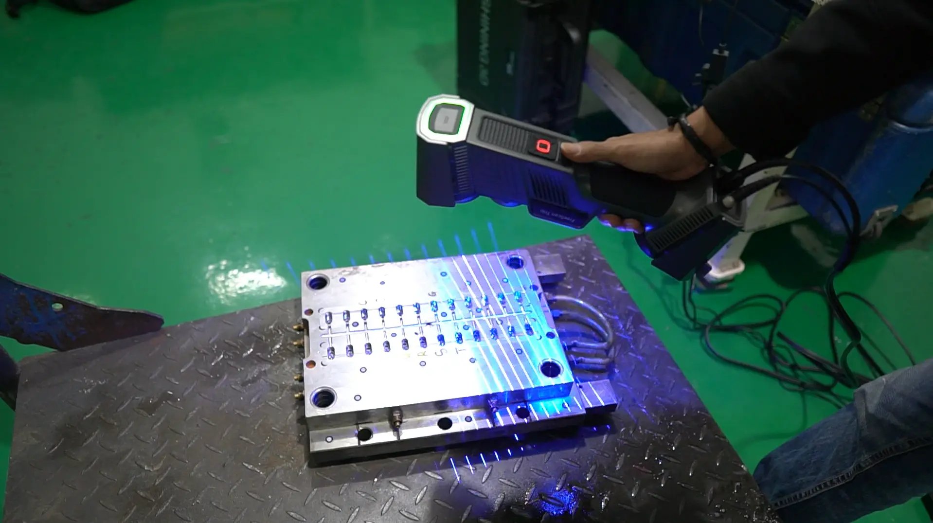 Как производитель пресс-форм добивается точности изготовления резиновых пресс-форм с помощью 3D-сканера FreeScan Trio