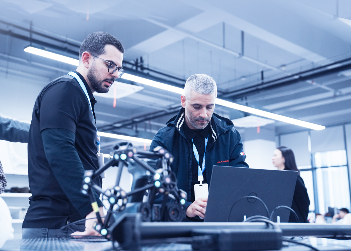 Академия SHINING 3D网页图-04