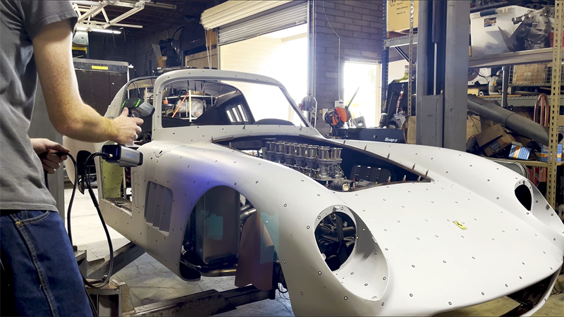 Сканирование кузова автомобиля с помощью маркеров