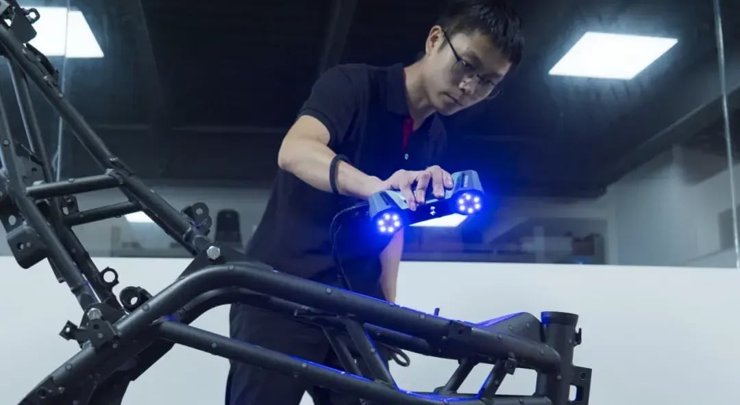 Сканирование рамы мотоцикла с помощью сканера FreeScan Combo