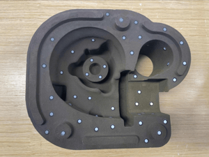 форма для песка, оснащенная кодированными мишенями