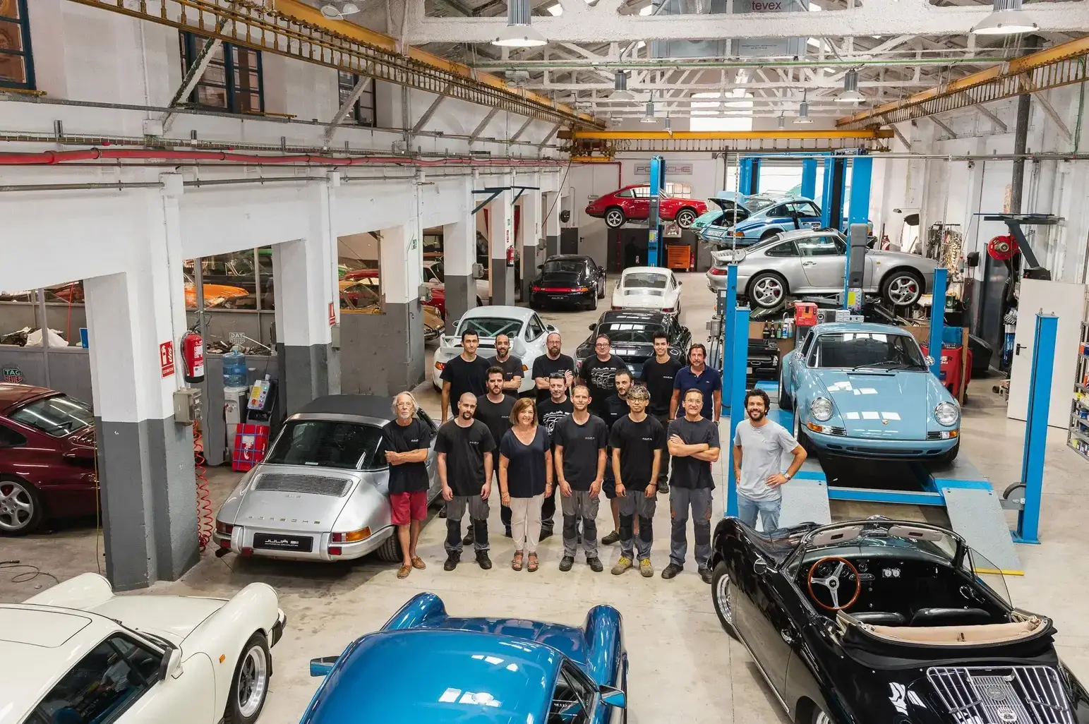 JuliaautomobileTeam-ezgif.com-jpg-to-webp-converter-1