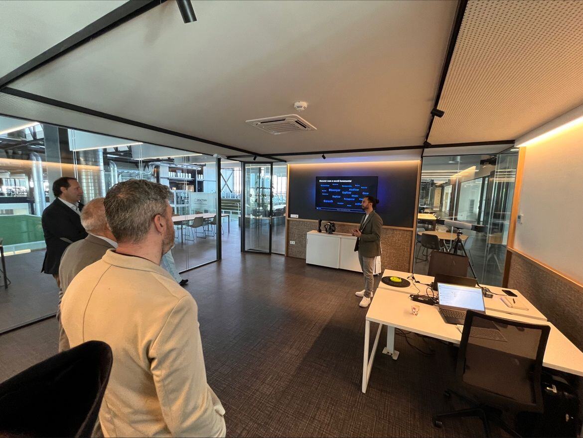 Присоединяется к экосистеме Индустрии 4.0 DFactory Barcelona